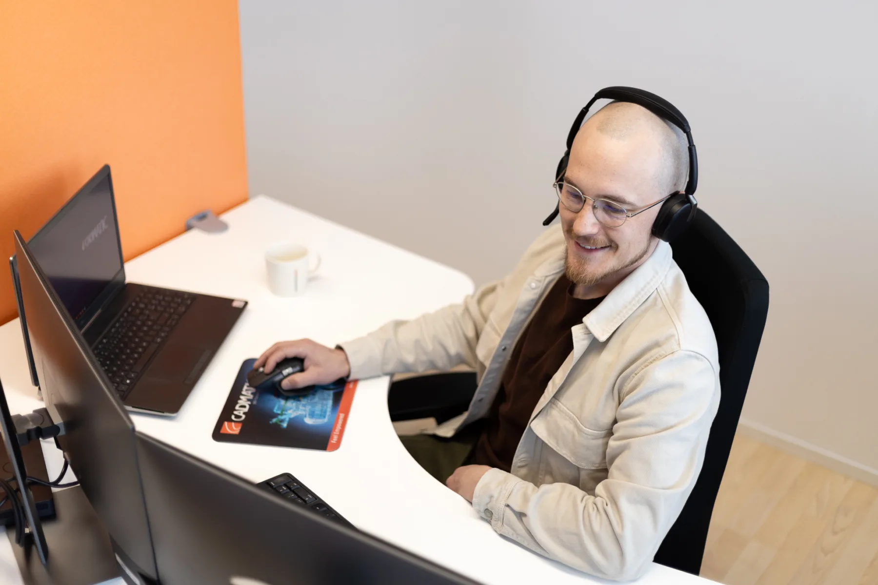 Cadmatic support team member with headset