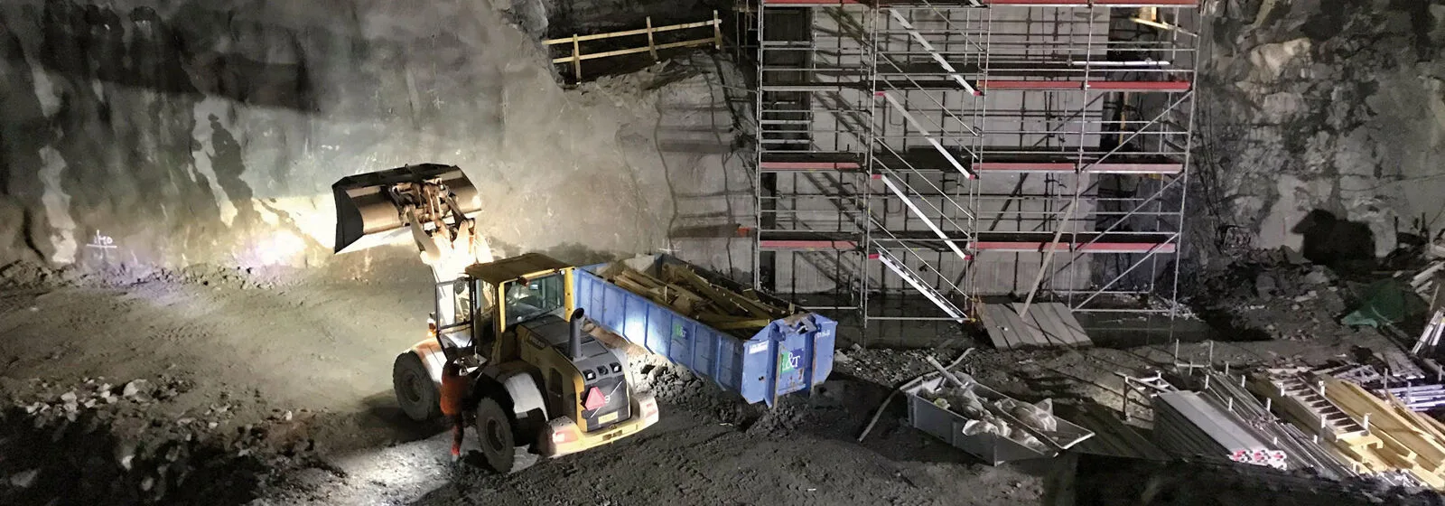 excavation, underground, heavy machinery working