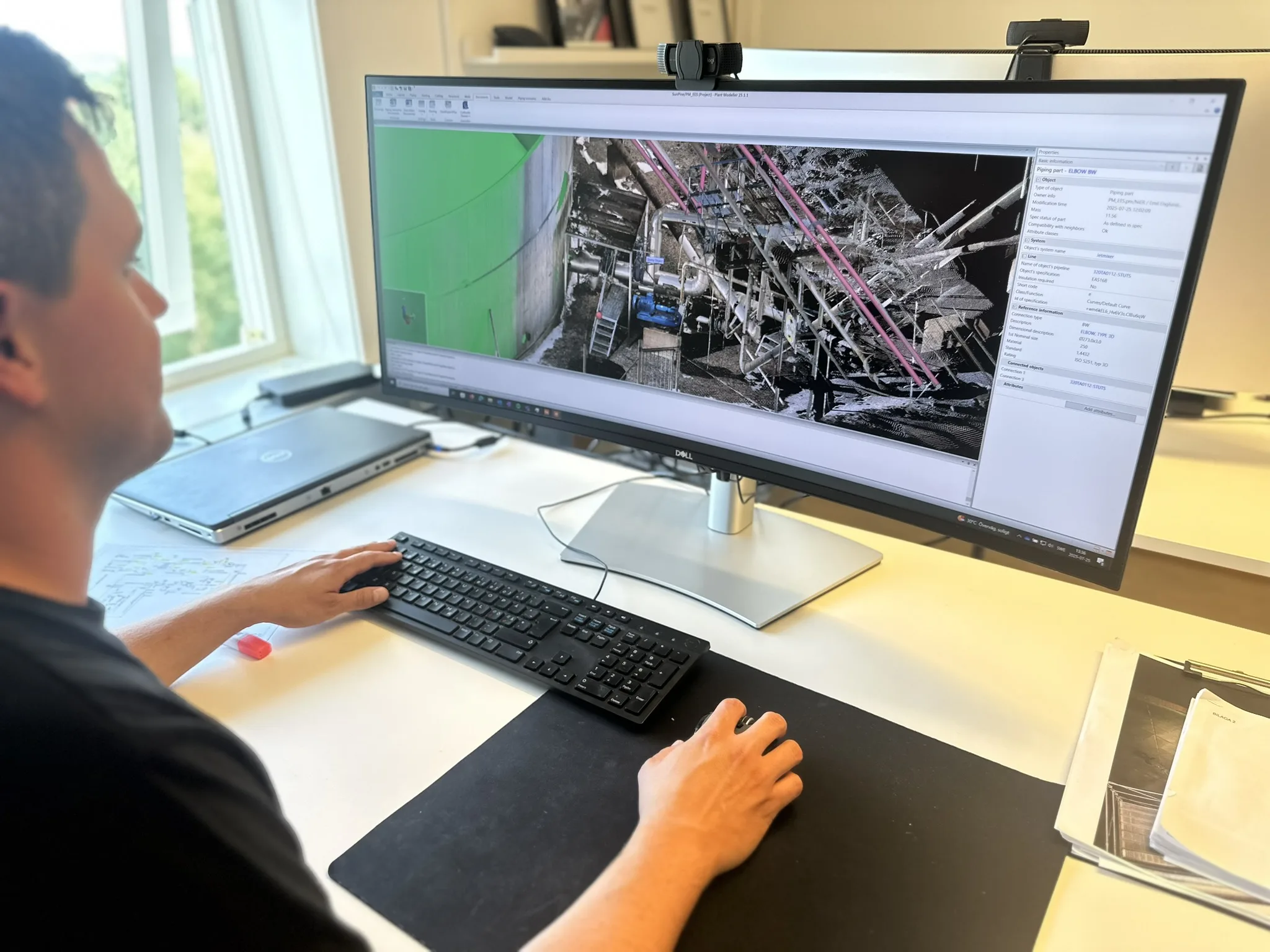 3D CAD engineers working on Cadmatic plant project